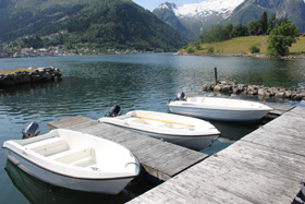 Tjugum Cabins-boat hire